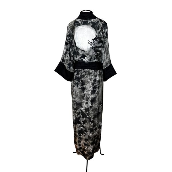 Kimono Viscose O Dragão e as Galáxias Via Láctea Dragão Gênesis Preto