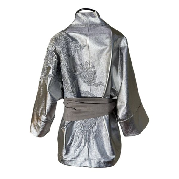 Kimono Yang Couro Legítimo Lua de Prata Abraço Do Dragão Prata