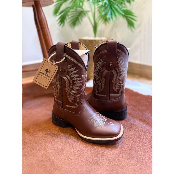 BOTA TEXANA EM COURO LATEGO MARROM BÁSICA BORDADO BEGE CANO TRADICIONAL