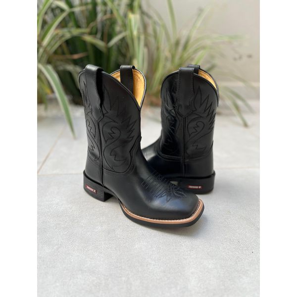 TEXANA CAPOTINHA EM COURO PRETO BORDADO ALL BLACK