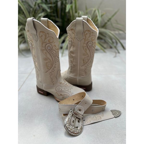 COMBO BOTA TEXANA + CINTO EM COURO OFF WHITE BORDADO TRIBAL
