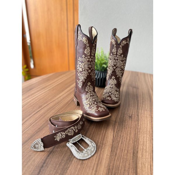 COMBO BOTA TEXANA + CINTO EM COURO MARROM BORDADO FLORES 