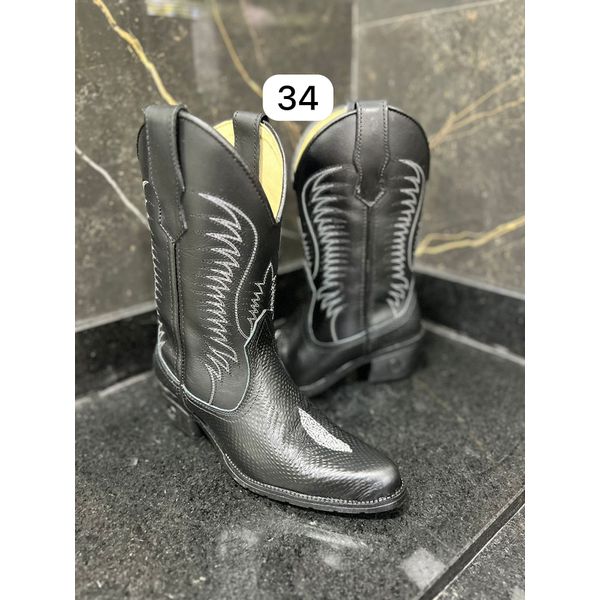 PRONTA ENTREGA - BOTA TEXANA EM COURO ARRAIA PRETO BICO FINO