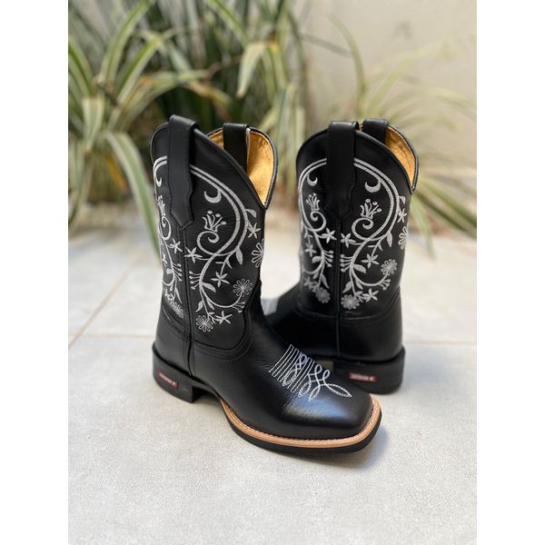 BOTA TEXANA EM COURO PRETO BORDADO FLORES BRANCO