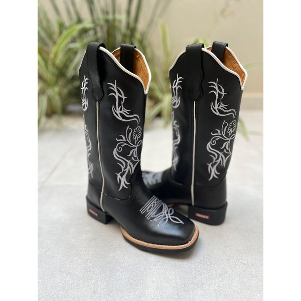 BOTA TEXANA EM COURO NOBUCK PRETO COM BORDADO FLORES E RAMOS BRANCO