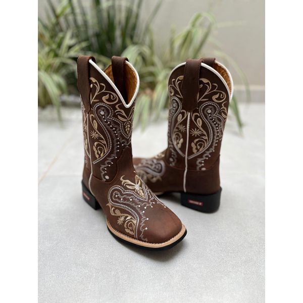 BOTA TEXANA EM COURO BORDADO TRIBAL DOURADO CANO TRADICIONAL