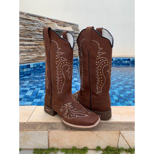 BOTA TEXANA EM COURO BORDADO CHEIO PONTILHADO SOLADO MARROM