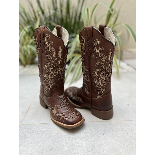 BOTA TEXANA EM COURO MARROM A LASER GLITTER DOURADO CRUZ 