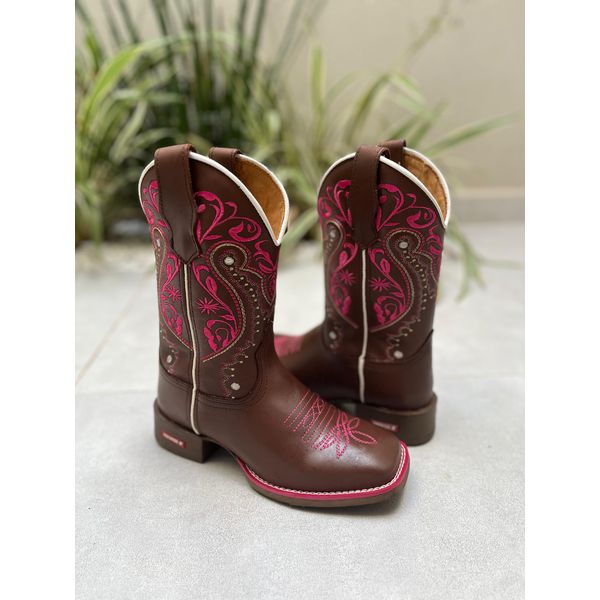 BOTA TEXANA EM COURO BORDADO TRIBAL COM VIRA ROSA CANO TRADICIONAL