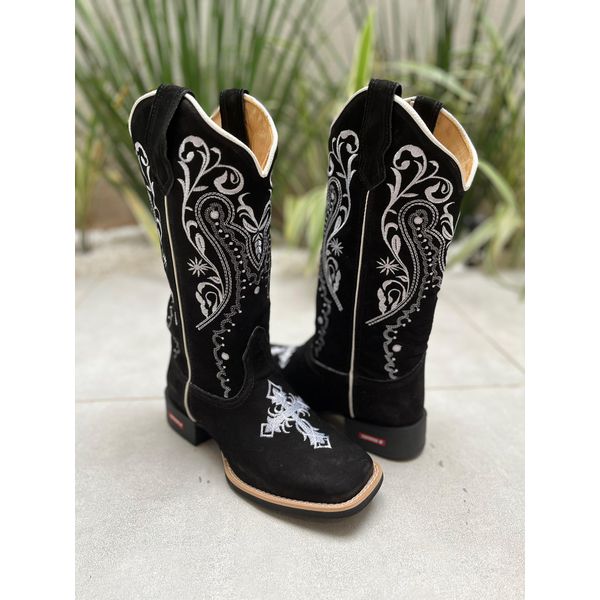 BOTA TEXANA EM COURO NOBUCK PRETO BORDADO TRIBAL + CRUZ