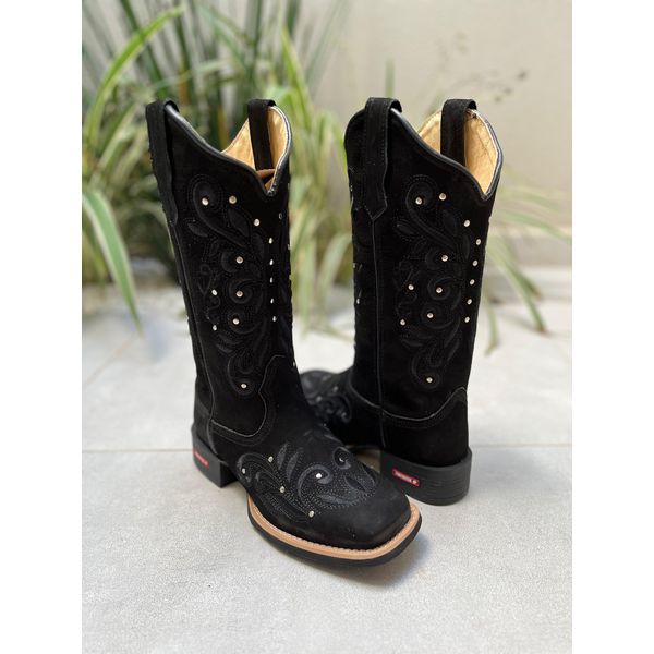 BOTA TEXANA EM COURO NOBUCK PRETO BORDADO RAMOS ALL BLACK + METAIS