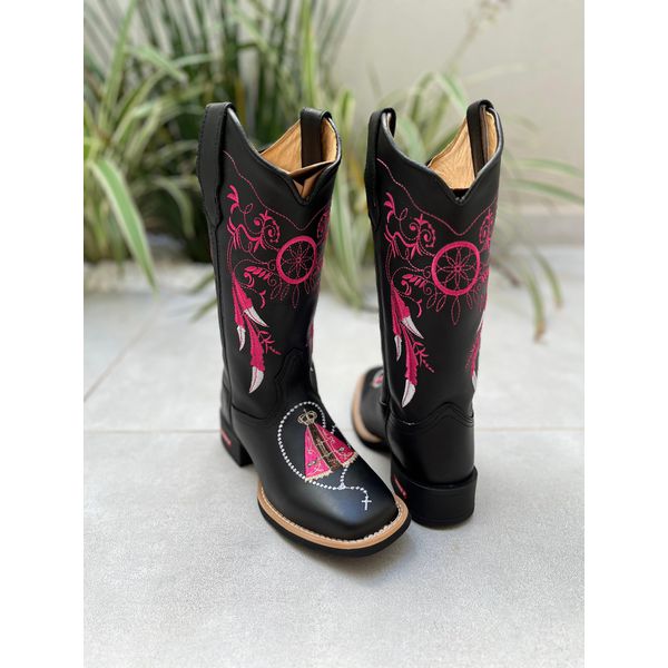BOTA TEXANA EM COURO PRETO BORDADO FILTRO DOS SONHOS E NOSSA SENHORA ROSA