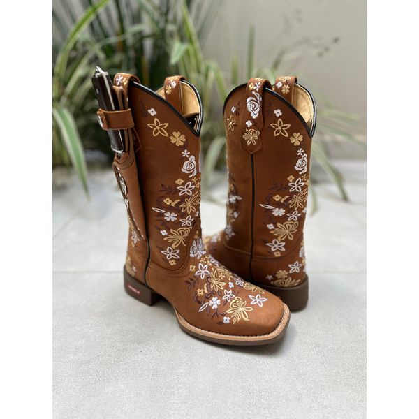 BOTA TEXANA EM COURO BORDADO FLORES + BAINHA + FACA