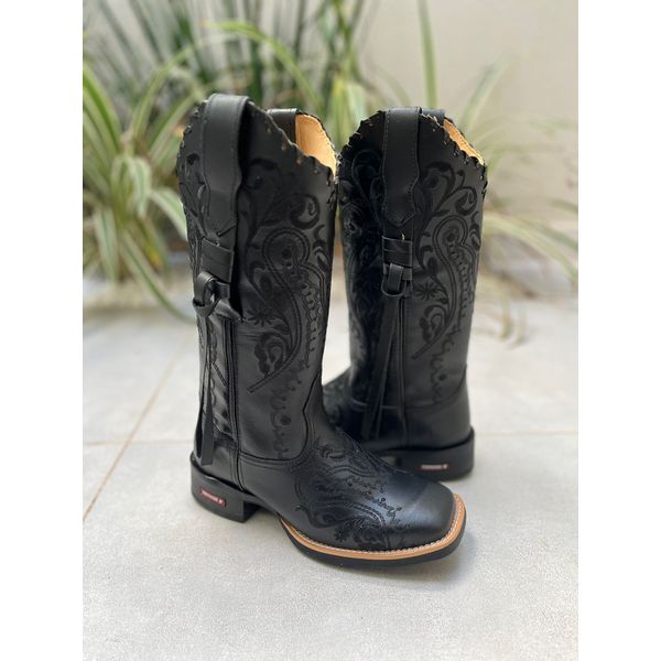 BOTA TEXANA EM COURO PRETO ALL BLACK BORDADO TRIBAL COM TRICE E CORDINHAS