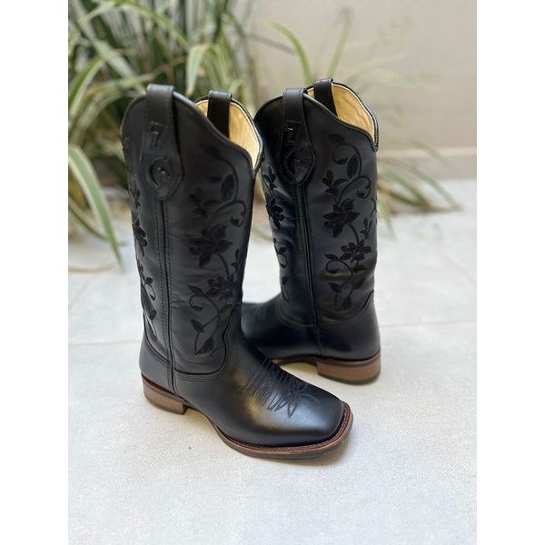 BOTA TEXANA EM COURO PRETO BORDADO FLORES ALL BLACK SOLA RUSTICA