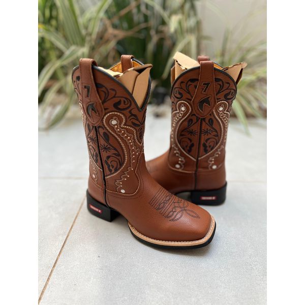 BOTA TEXANA EM COURO MUSTANG BORDADO TRIBAL E FLORAO CANO TRADICIONAL 