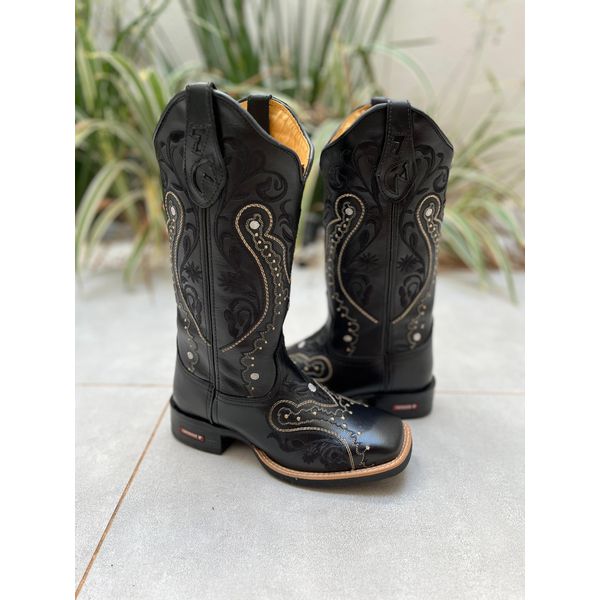 BOTA TEXANA EM COURO BORDADO TRIBAL PRETO E BRANCO