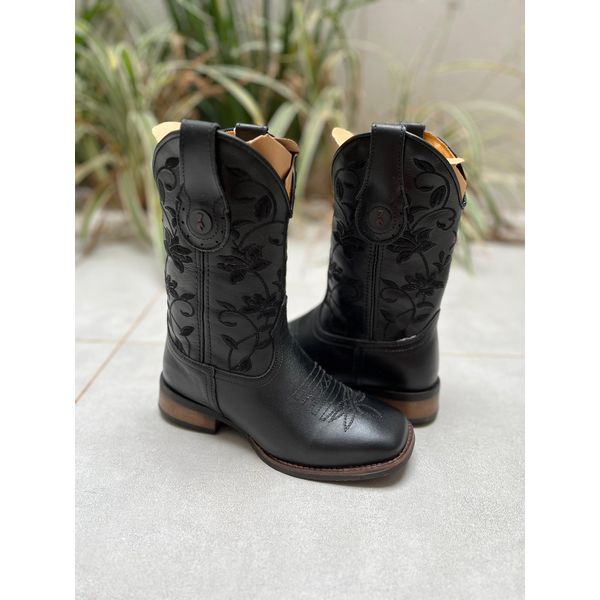 BOTA TEXANA EM COURO ALL BLACK BORDADO FLORES CANO TRADICIONAL SOLA RUSTICA