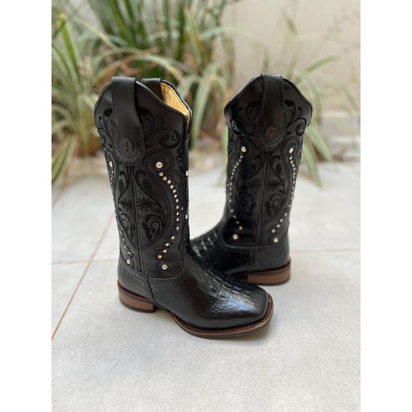 BOTA TEXANA EM COURO PRETO TRIBAL METAIS STRASS SOLA RUSTICA