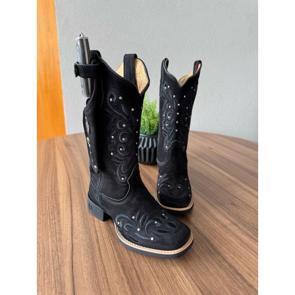 KIT BOTA TEXANA EM COURO NOBUCK PRETO BORDADO RAMOS ALL BLACK + METAIS + BAINHA + FACA