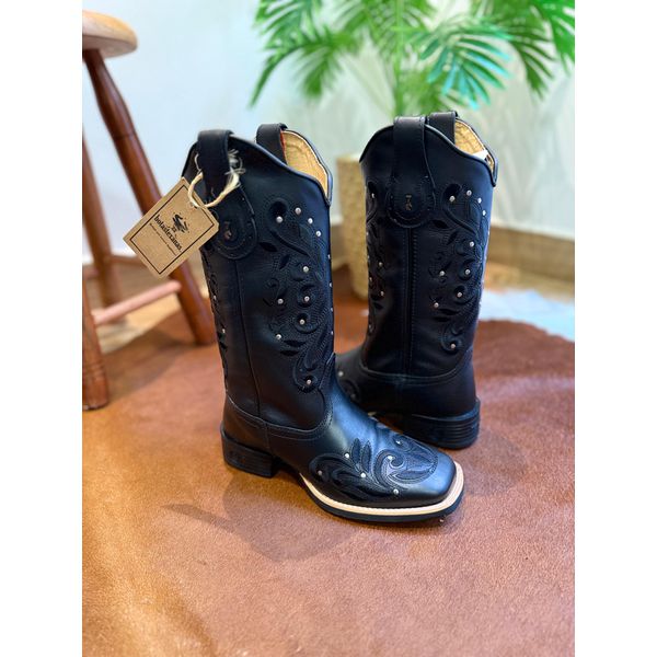 BOTA TEXANA EM COURO PRETO BORDADO ALL BLACK RAMOS COM METAIS