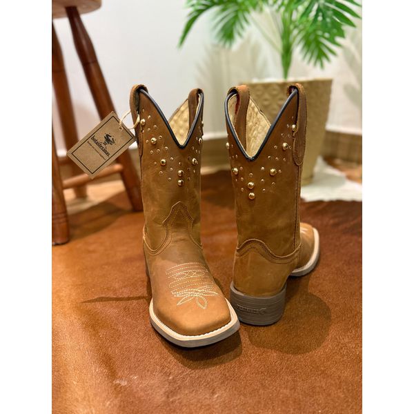 BOTA TEXANA EM COURO HORSE HAVANA BASICA CANO TRADICIONAL COM METAIS DOURADO