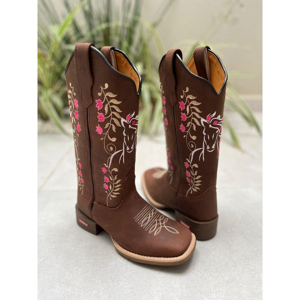 BOTA TEXANA EM COURO BORDADO CAVALO + FLORES