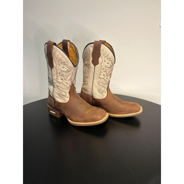 BOTA TEXANA EM COURO CANO OFF WHITE E MARROM BORDADO PONTOS PRETO E BEGE
