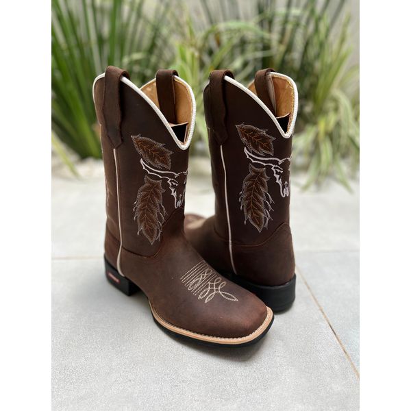 BOTA TEXANA EM COURO BORDADO TOURO E FOLHAS