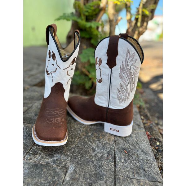 BOTA TEXANA EM COURO BORDADO MULA SOLADO BRANCO