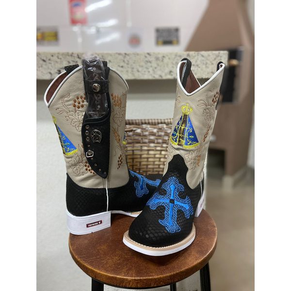 KIT TEXANA EM COURO BORDADO NOSSA SENHORA E CRUZ + BAINHA + FACA