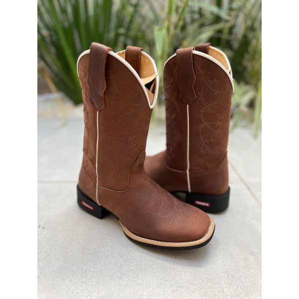 BOTA TEXANA EM COURO MARROM BORDADO ARAMES
