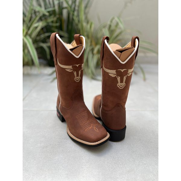 BOTA TEXANA EM COURO MARROM BORDADO TOURO BEGE