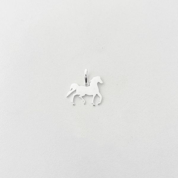 Pingente cavalo pequeno liso cheio prata 925 