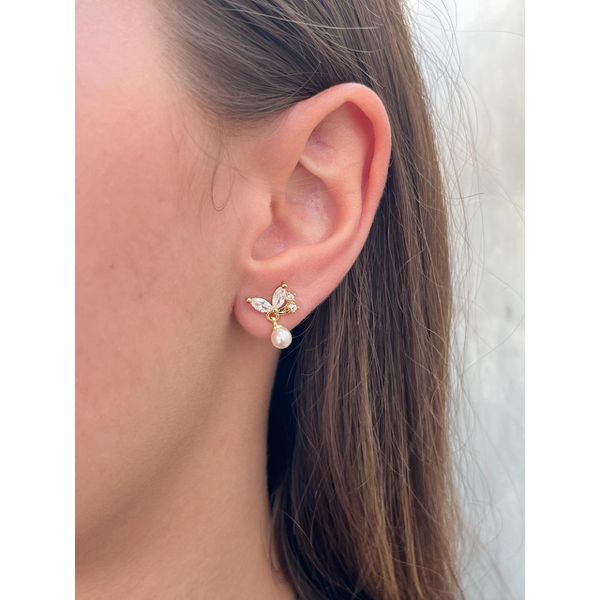 Brinco De Zircônia Com Uma Pérola - BRIDA FOLHEADOS