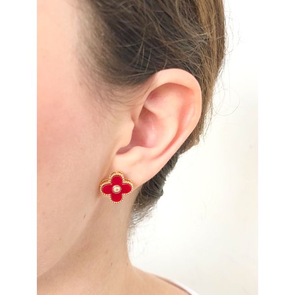 Brinco Trevo Vermelho com Zircônia - BRIDA FOLHEADOS