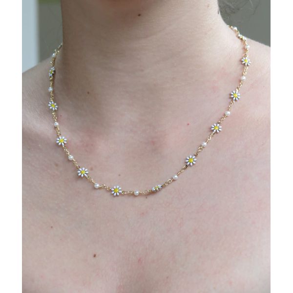Colar Margaridas e Pérolas 45cm - BRIDA FOLHEADOS