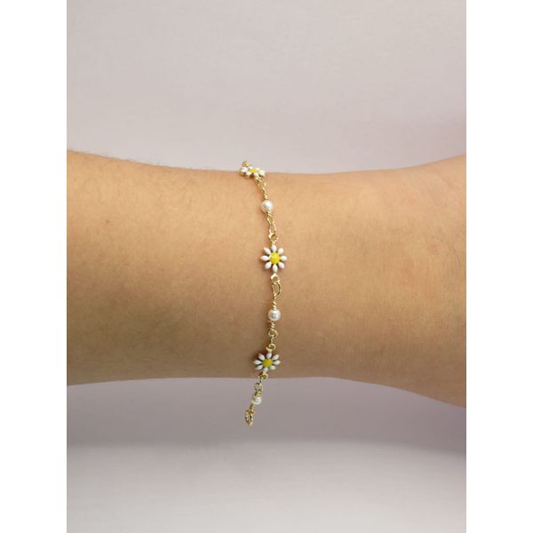 Pulseira Infantil Margaridas e Pérolas 1... - BRIDA FOLHEADOS