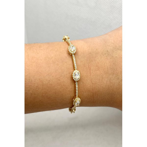 Pulseira Com Fileira Cravejada E Detalhe... - BRIDA FOLHEADOS