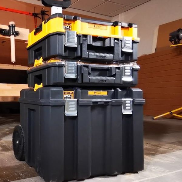 Caixa de Ferramentas Torre Modular Móvel Com Rodas Dewalt TSTAK