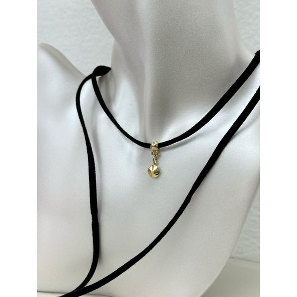 Chocker Camurça Pin 