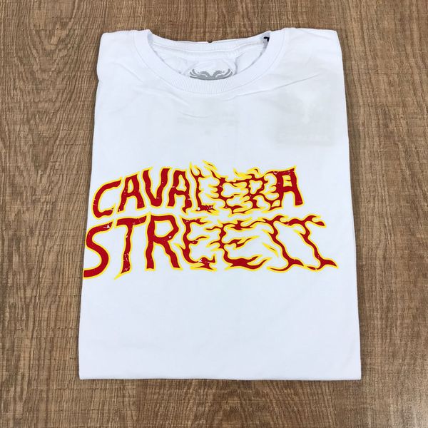 Camiseta Cavalera Calçada RJ Branca - Faz a Boa!