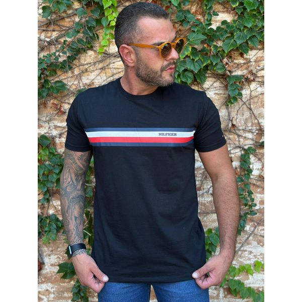Camiseta TH Preto.