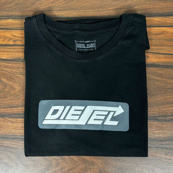 Camiseta Diesel Preto. 