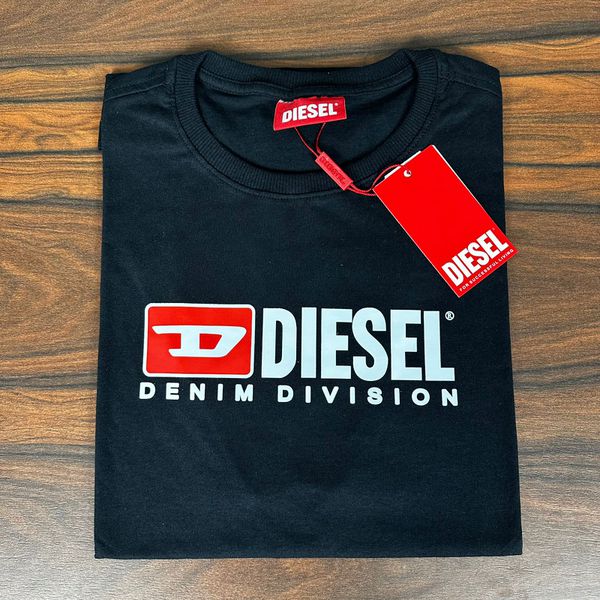 Camiseta Diesel Preto. 