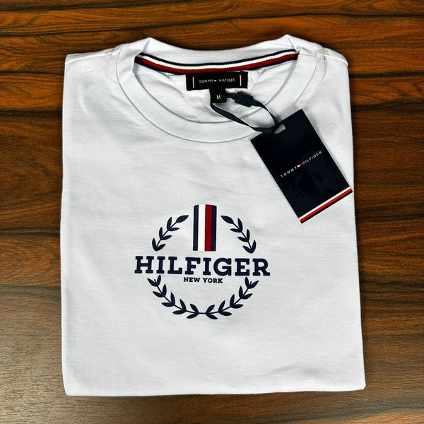 Camiseta TH Branco. 