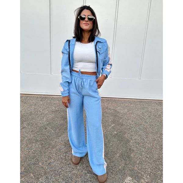 Conjunto Feminino Esportivo Azul com Faixa Branca