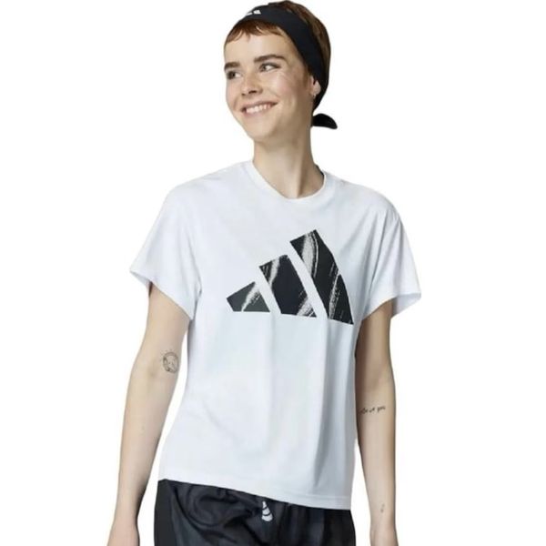 Camiseta Adidas Feminina Run It Brand Love