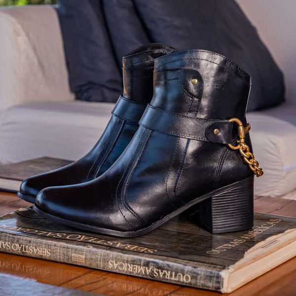 Bota cano best sale baixo couro feminina