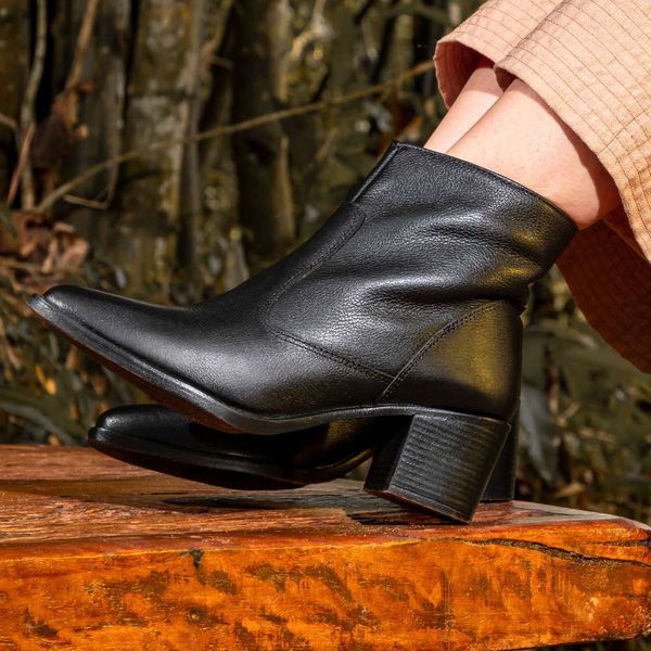 Bota Feminina Couro Cano Curto Casual Preta